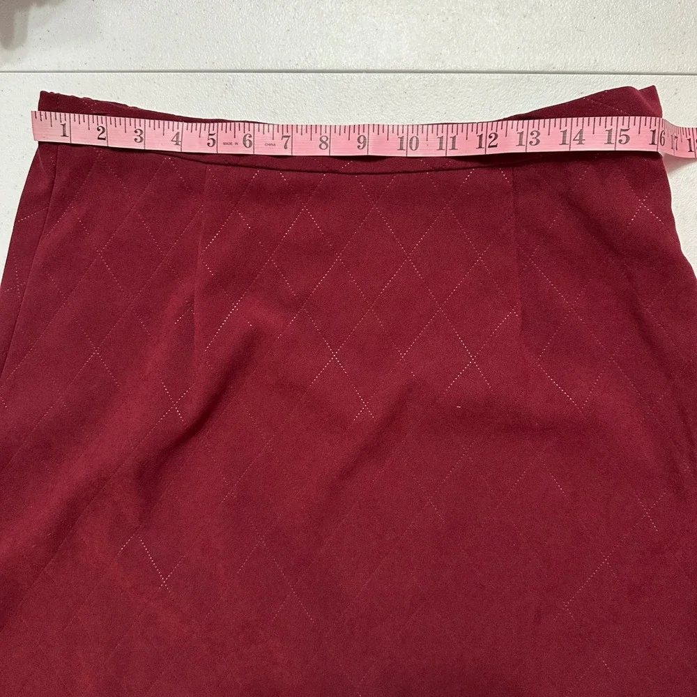 Koret NWOT‎ Burgundy Red Diamond Pattern Skirt A-line Midi Length Side Zip Sz 10